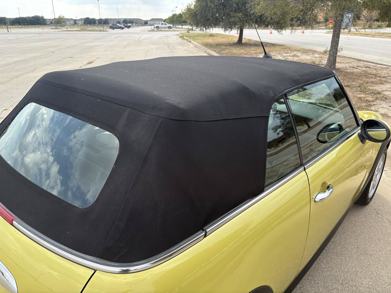 Used 2009 MINI Cooper Convertible FWD image 13