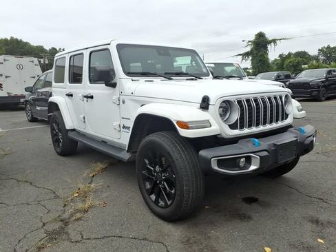 Used 2024 Jeep Wrangler Unlimited Sahara w/ Technology Group AWD/4WD image 1