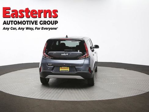 Used 2023 Kia Soul LX w/ LX Technology Package FWD image 37