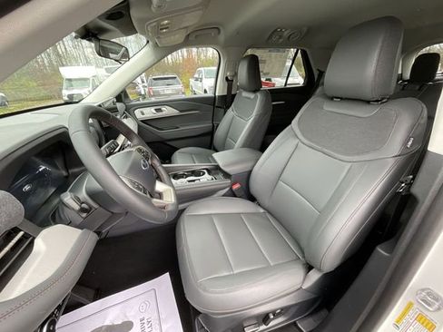 New 2026 Ford Explorer Active w/ Active Comfort Package AWD/4WD image 11
