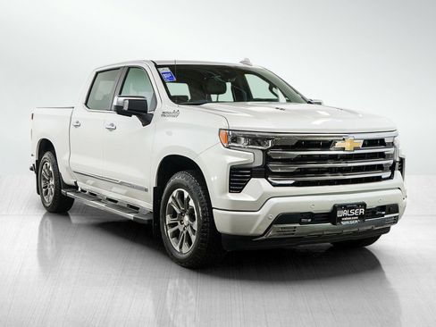 Used 2024 Chevrolet Silverado 1500 High Country w/ Technology Package AWD/4WD image 7