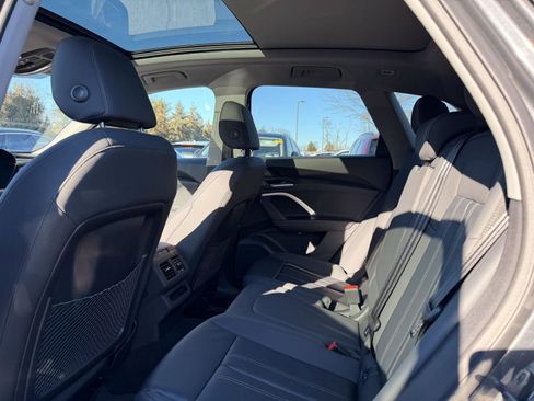 Used 2025 Audi Q5 Premium w/ Convenience Package image 23
