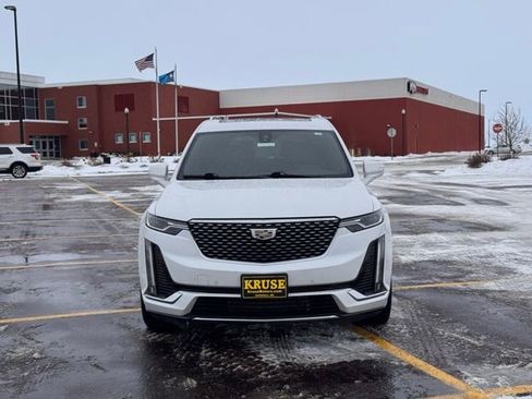 Used 2021 Cadillac XT6 Premium Luxury image 40