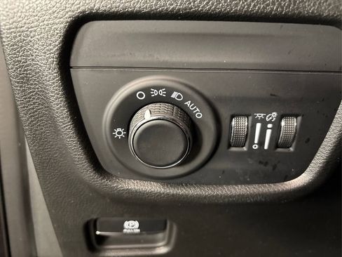 Used 2023 Jeep Grand Cherokee L Laredo image 23