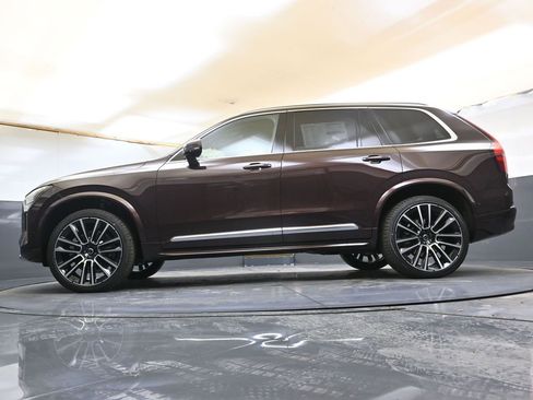 New 2026 Volvo XC90 B6 Plus w/ Protection Package Premier image 42