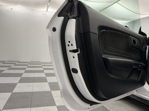 Used 2017 Ford Mustang Shelby GT350 image 51