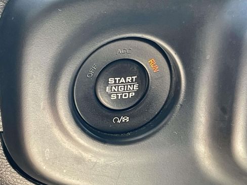 Used 2018 Jeep Wrangler Unlimited Sport S AWD/4WD image 15