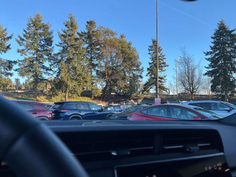 Used 2025 GMC Terrain Elevation image 17