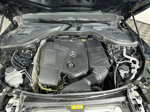 Used 2025 Mercedes-Benz GLC 300 4MATIC image 29