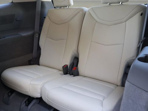 Used 2021 Cadillac XT6 Premium Luxury image 13