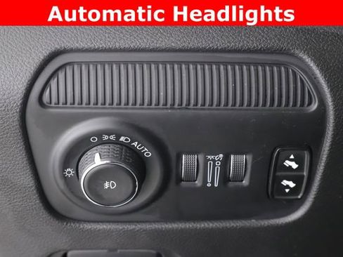 Used 2025 Jeep Grand Wagoneer 4WD image 21