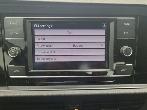 Used 2024 Volkswagen Jetta SE FWD image 25