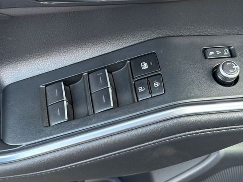 Used 2023 Toyota Highlander Limited image 15