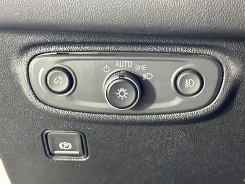 Used 2018 GMC Terrain SLT w/ Preferred Package image 26