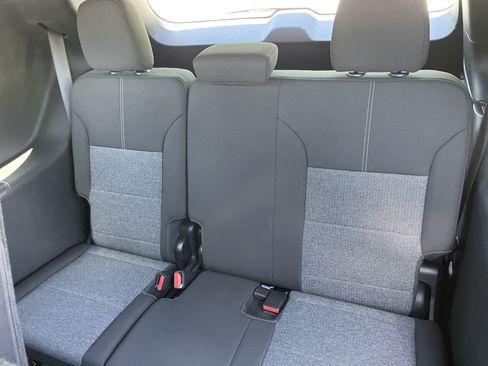 New 2025 GMC Acadia Elevation FWD image 16