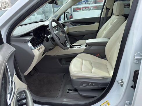 Used 2023 Cadillac XT6 Premium Luxury image 10