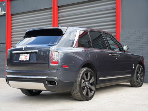 Used 2022 Rolls-Royce Cullinan image 7