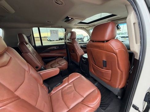 Used 2015 Cadillac Escalade ESV Premium image 20
