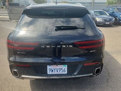 Used 2025 Genesis GV70 2.5T AWD/4WD image 12