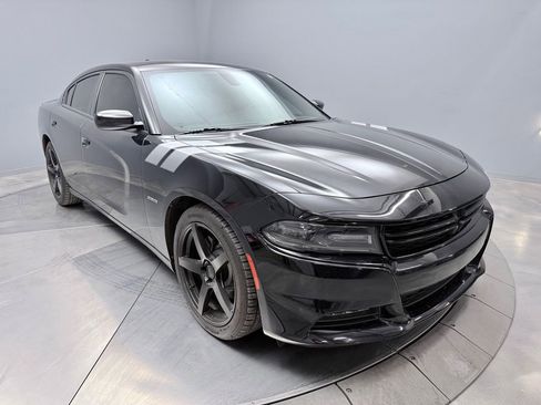 Used 2017 Dodge Charger R/T image 3