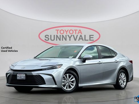 Certified 2025 Toyota Camry LE image 1