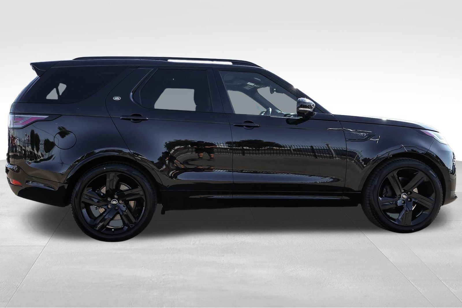 New 2026 Land Rover Discovery Limited Edition AWD/4WD image 4