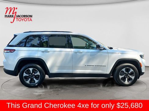 Used 2024 Jeep Grand Cherokee Limited 4xe AWD/4WD image 7