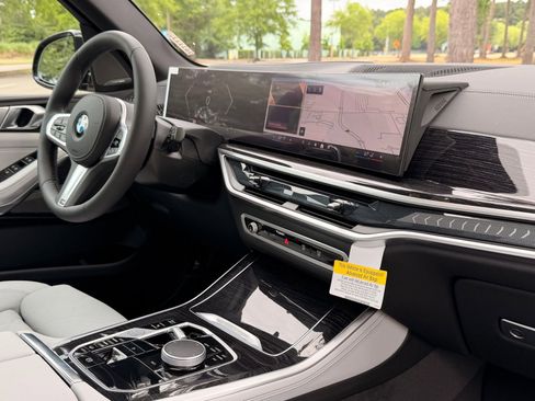 New 2026 BMW X5 xDrive40i w/ M Sport Package AWD/4WD image 22