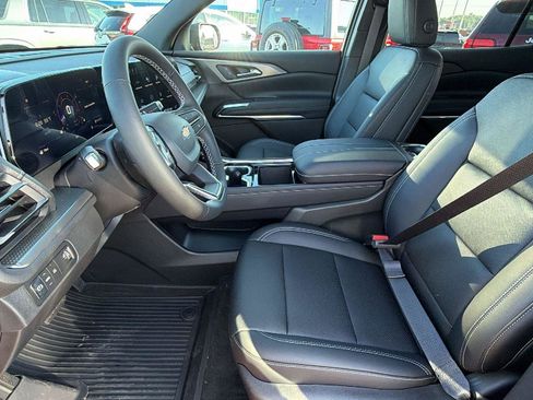 New 2026 Chevrolet Traverse LT w/ Sun and Wheel Package FWD image 15
