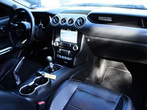 Used 2017 Ford Mustang GT Premium w/ GT Performance Package RWD image 14