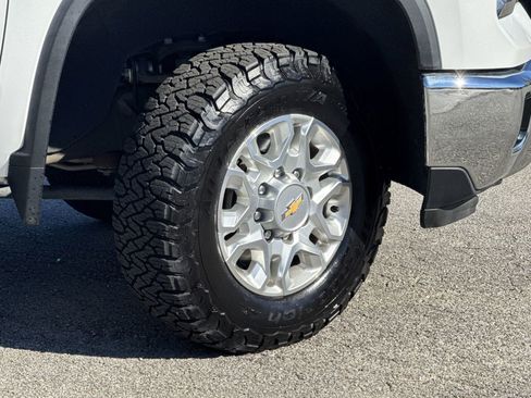 Used 2024 Chevrolet Silverado 2500 LTZ image 12