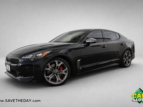 Used 2019 Kia Stinger GT1 RWD image 2