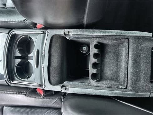 Used 2018 Chrysler 300 S image 27