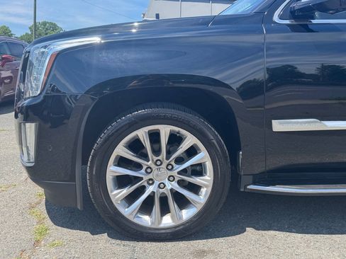Used 2017 Cadillac Escalade ESV Luxury RWD image 19