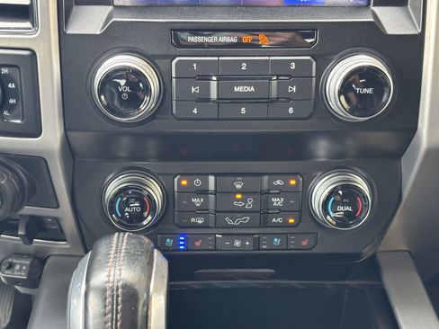 Used 2020 Ford F150 Platinum w/ Technology Package AWD/4WD image 19
