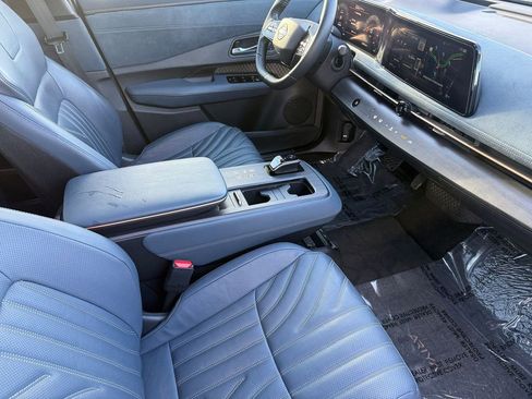 Used 2023 Nissan Ariya image 16