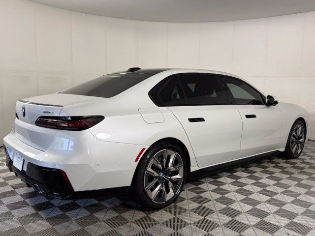 Used 2024 BMW i7 xDrive60 AWD/4WD image 9