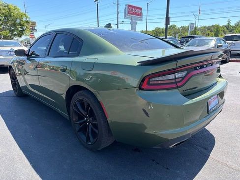 Used 2018 Dodge Charger R/T w/ Blacktop Package RWD image 7