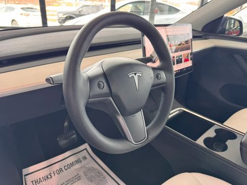 Used 2024 Tesla Model Y Long Range image 24