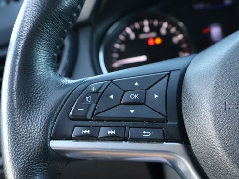 Used 2018 Nissan Rogue SL FWD image 41