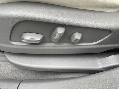 Used 2020 Cadillac XT5 Premium Luxury image 17