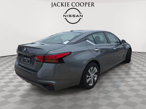 Used 2019 Nissan Altima 2.5 S FWD image 5