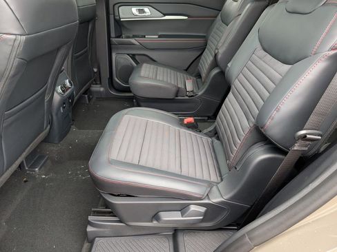 New 2026 Ford Explorer ST-Line w/ ST-Line Street Pack image 40