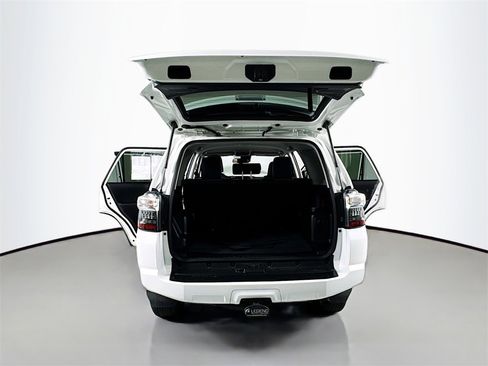 Used 2022 Toyota 4Runner SR5 Premium image 27
