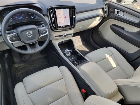 Used 2023 Volvo XC40 B5 Ultimate w/ Protection Package Premier image 38