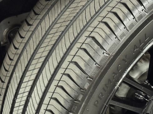 Used 2025 Mercedes-Benz GLC 300 image 19