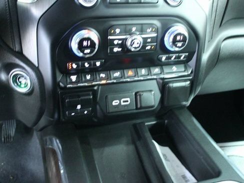 Used 2020 GMC Sierra 3500 Denali w/ Denali Ultimate Package AWD/4WD image 19