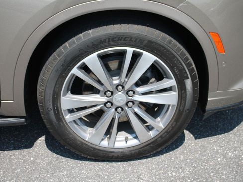 Used 2022 Cadillac XT6 Premium Luxury w/ Technology Package FWD image 35