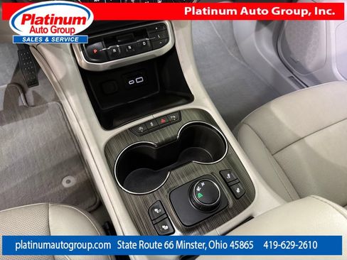 Used 2020 GMC Acadia SLT FWD image 21