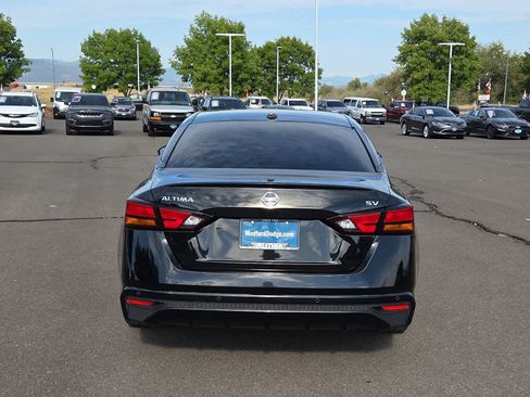 Used 2022 Nissan Altima 2.5 SV FWD image 13